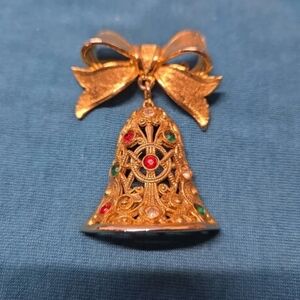 Avante Christmas Bell Red Green White Rhinestone Gold Tone Vintage Brooch